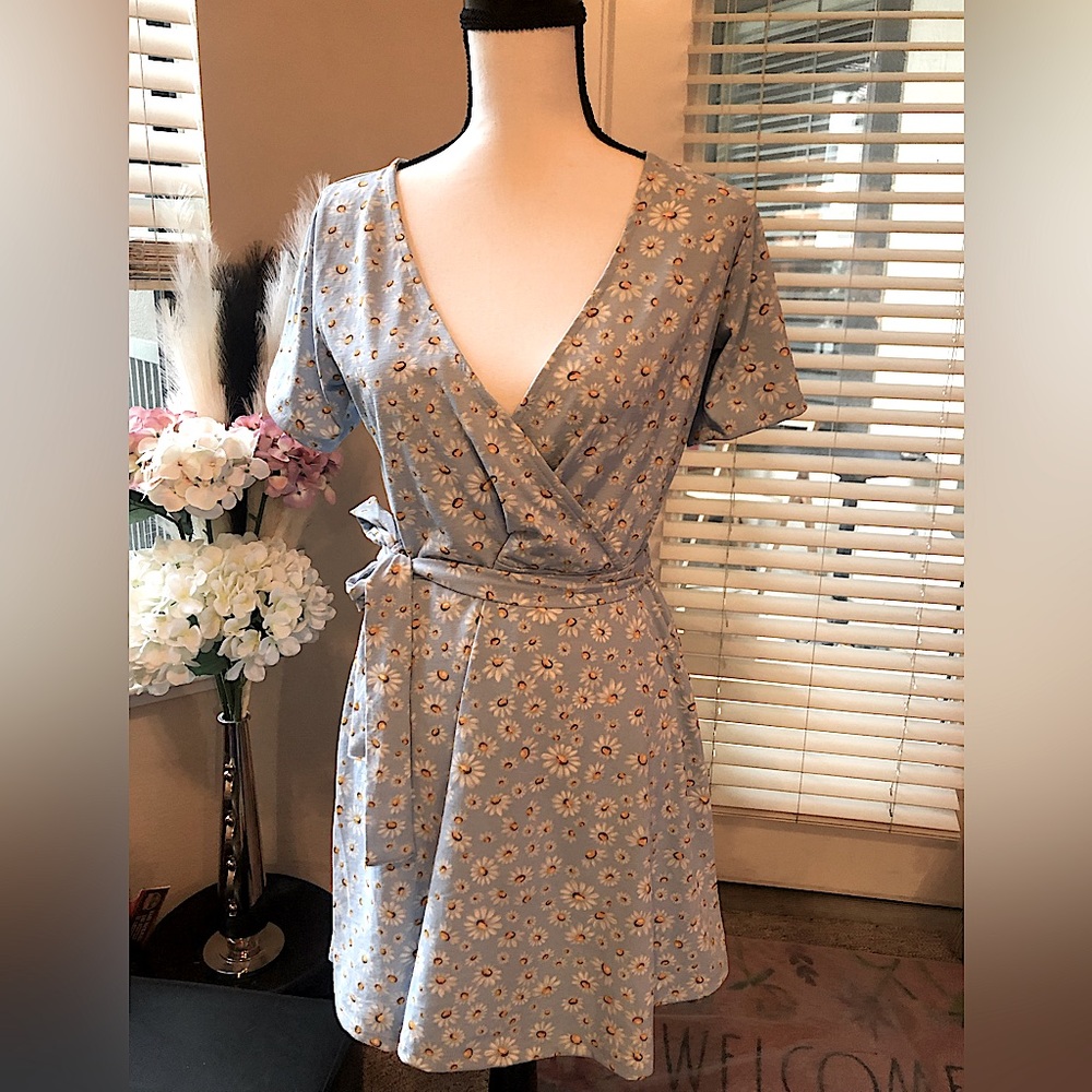 NWOT. Monki mini dress. Size Medium.